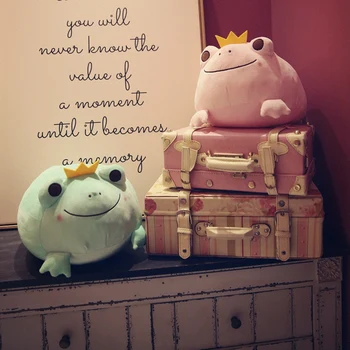 

1pcs epacket dropshipping 35-42cm New green frog kawaii Wearing a crown frog plush stuffed toy igure toy Xmas gift for kid girl