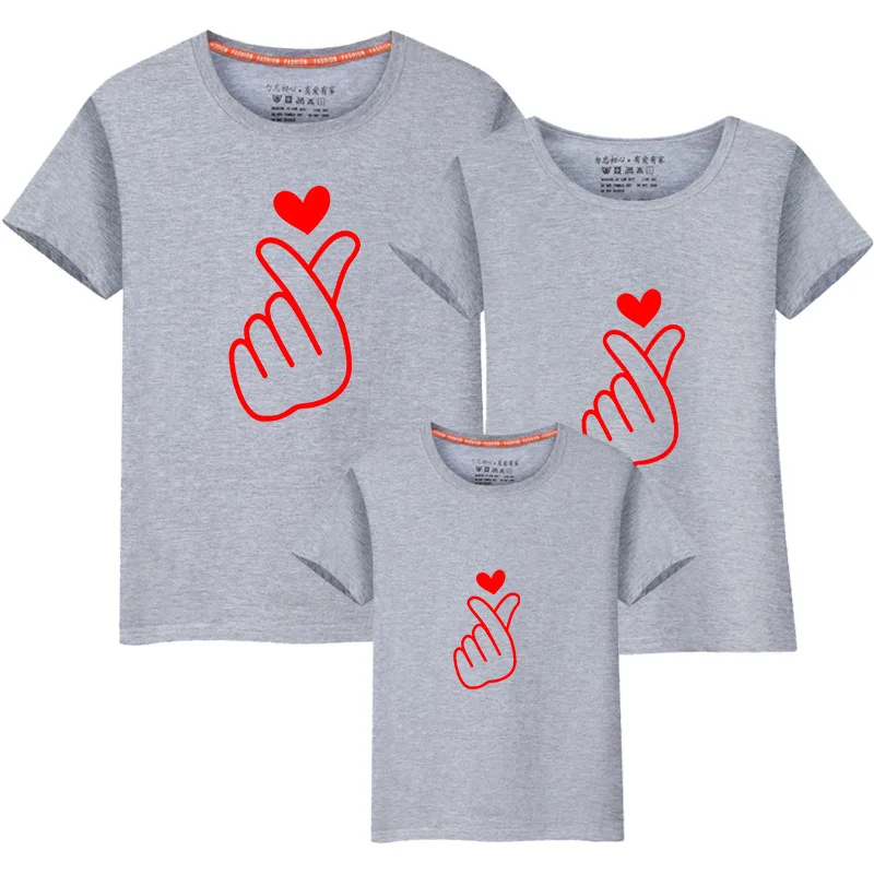 Kawaii/одежда в японском и корейском стиле; футболка для мамы и дочки; Femme Famili Look; одежда для мамы и сына; Рождественская Футболка с сердцем - Цвет: Серый