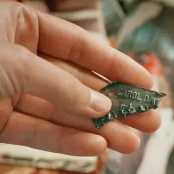 

Movie Captain Marvel Cosplay Brooch Avengers Captain Marvel Pin Brooch Metal Badge Carol Danvers Halloween Props Drop Ship