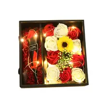 Романтический освещенный цветок розы с подарочной коробкой для праздника Рождественские украшения День Святого Валентина День Матери