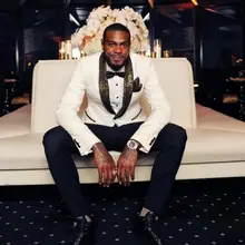 Белый Embrodiery Свадебные приталенные смокинги золотой узор костюмы с лацканами для мужчин дешевые одна кнопка жениха костюм Лучший человек ужин куртка