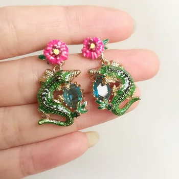 

2020 Pendientes Oorbellen Glaze Tropical Rain Forest Lizards Powder Flowers Temperament Sapphire Earrings Small And Pure Fresh
