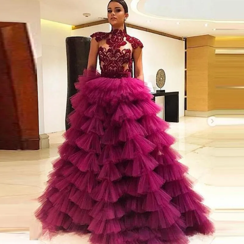 

Chic Prom Dresses Transparent robe de soiree longue 2019 Long Evening Dress Tiered Modest Appliques Evening Dresses Formal Gown