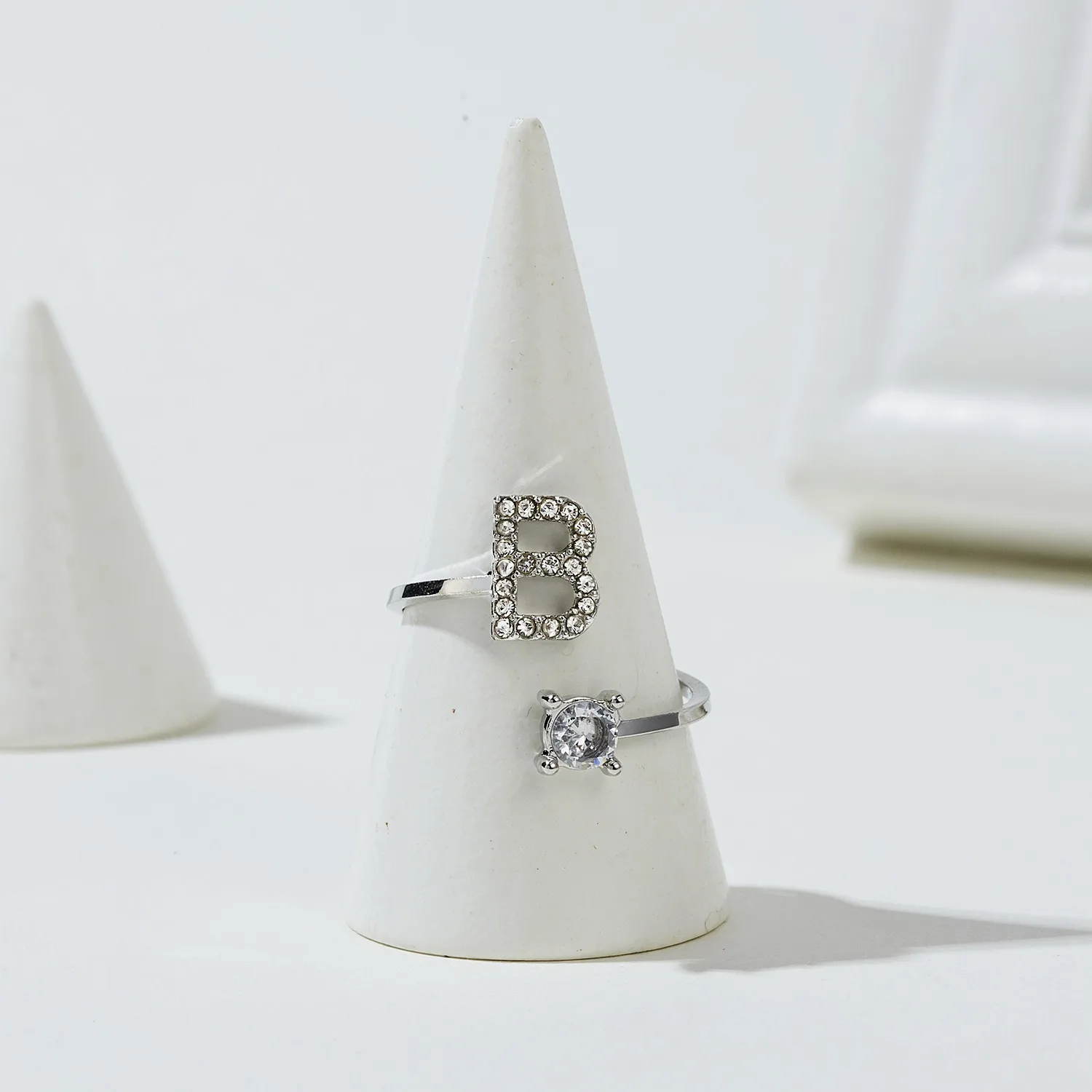 Модное кольцо ручной работы с 26 английскими буквами A-Z для женщин и девочек, серебряное кольцо с кристаллами и стразами, Открытое кольцо с буквами, ювелирное изделие, Прямая поставка
