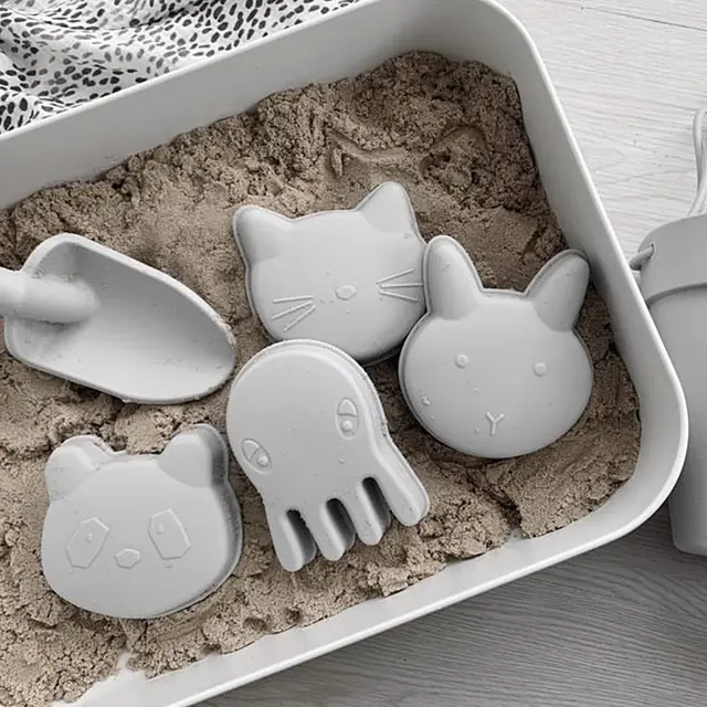 Silicone Children Beach Toys 6 Pieces Kit Baby Summer Digging Sand Tool with Shovel Molds Water Game Play Outdoor Toy Set 4