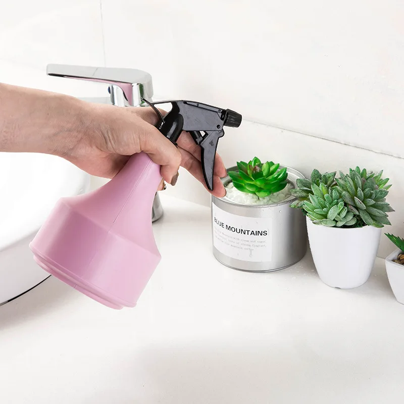 Hand pressure type watering can household gardening potted spray bottle glass washing car washing small watering can