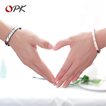 

Brand Lovers' Bracelet a pair of souvenir Jewelry chaoti steel bracelet net red, men and women lettering fashion wrap bracelet