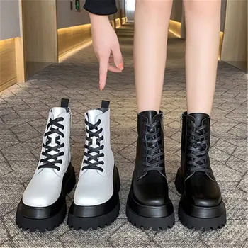 preço 2020 Novo Outono Botas Góticas Femininas Moda Pleather Botas De Motocicleta Mulher Plataforma Sola Grossa Rendas Até Botas De Tornozelo Sapatos Femininos