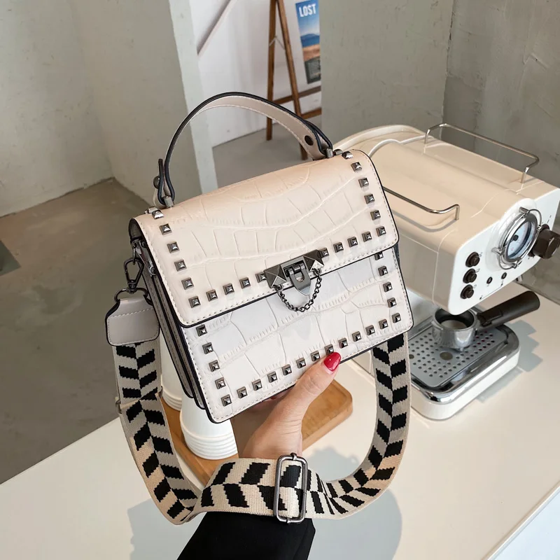 

Autumn and winter new female bag rivet small square bag lady bag messenger bag wide shoulder strap single shoulder bag handbag