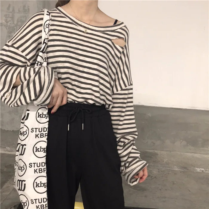 

Fall 2020 casual fashion long-sleeved striped hole women's shirt loose student round neck bottoming shirt