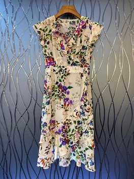 

2020 Spring and Summer New Women's V-neck Fungus Ruffled Decorative Neckline Printed Sleeveless Dress 603