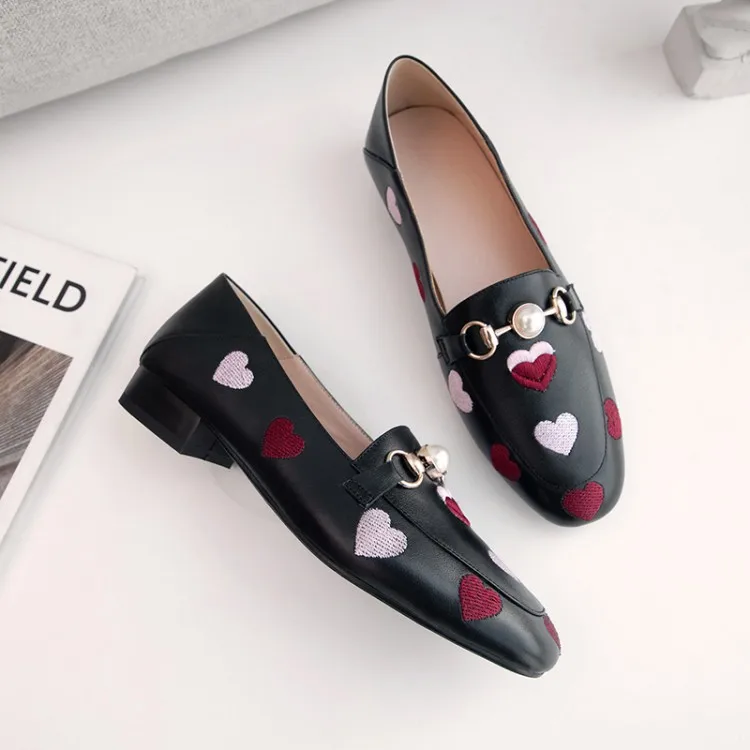 

Spring And Autumn New Style Europe And America Nobility Elegant Fashion Deep Mouth round-Toe Embroidered Heart Loafers