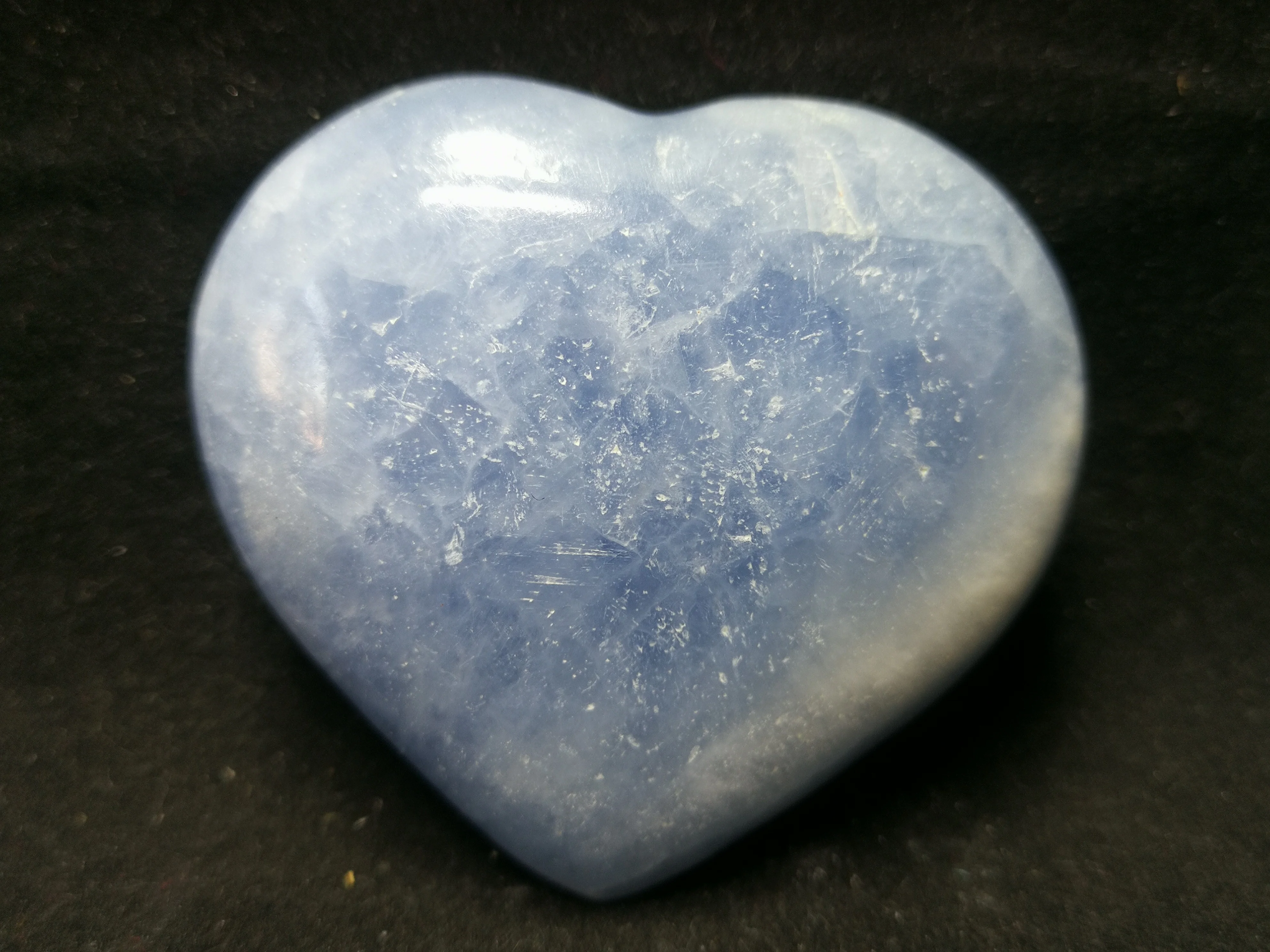 56.5gNatural blue crystal sanding heart, crystal, quartz, healing