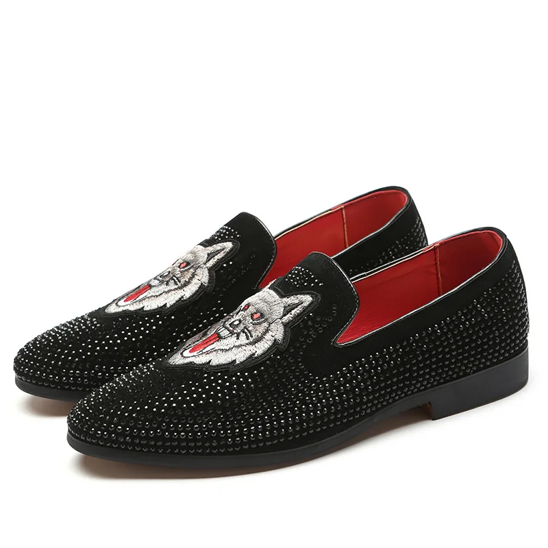 

Pop Summer Fashion Frosted Lion Embroidery Rhinestone Liesure Shoes Men Casual Pointed Toe Party Dress Shoes Plus Size 37-58
