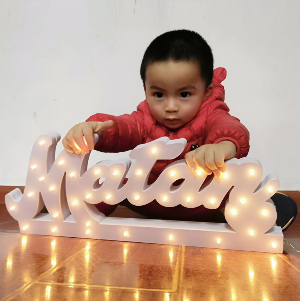 Creativo fai da te luminoso LED lettera luci 26 alfabeto inglese luce per le vacanze casa matrimonio compleanno decorazioni per feste di natale
