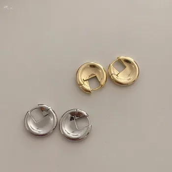 

AOMU 2020 New Gold Sliver Color Metal Geometric Round C Shape Stud Earrings Small Circel Earrings for Women Girls Jewelry