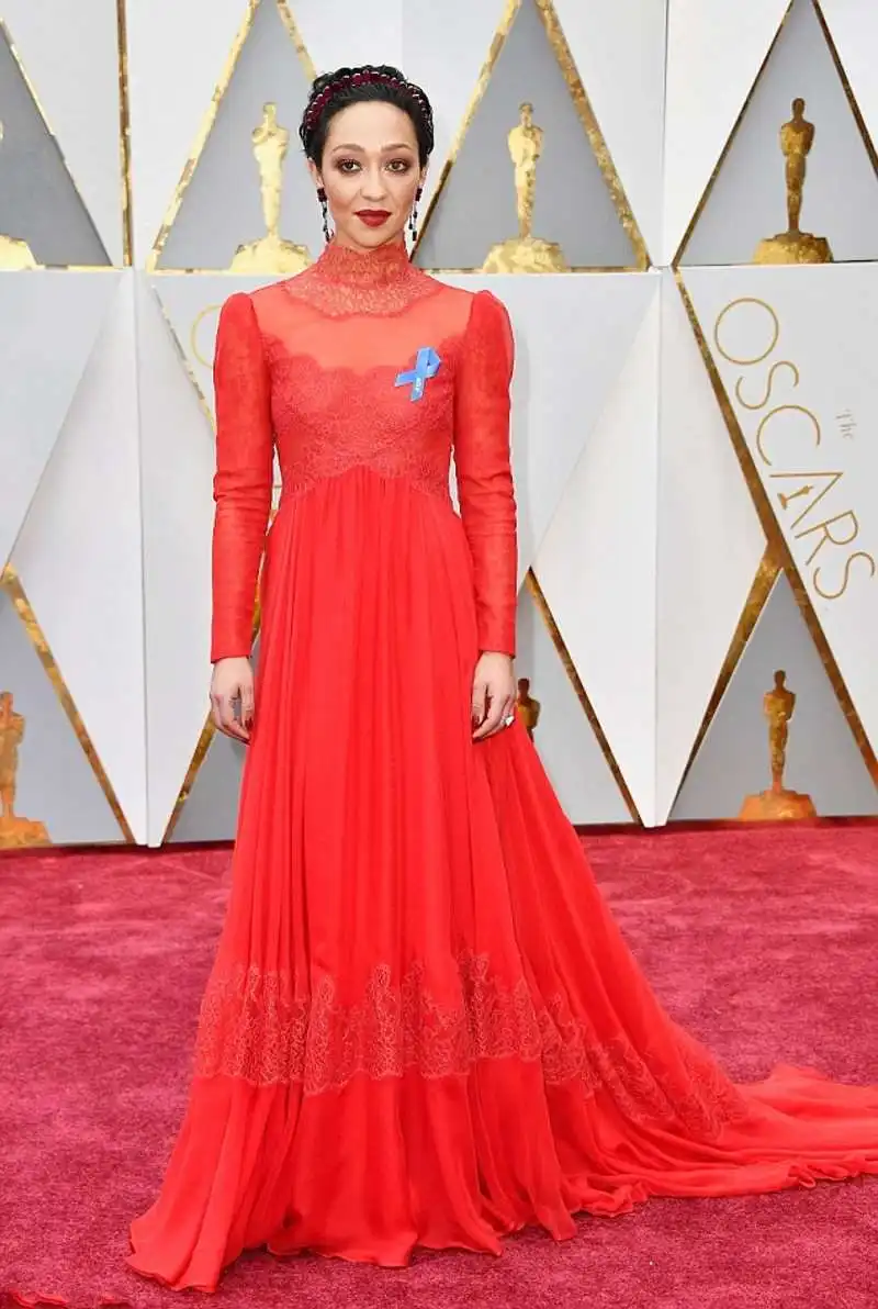 Ruth Negga Red Lace Celebrity Dress 89th Annual Academy Awards High Neck Long Chiffon Evening Dress Lace Sleeves Prom Party Gown