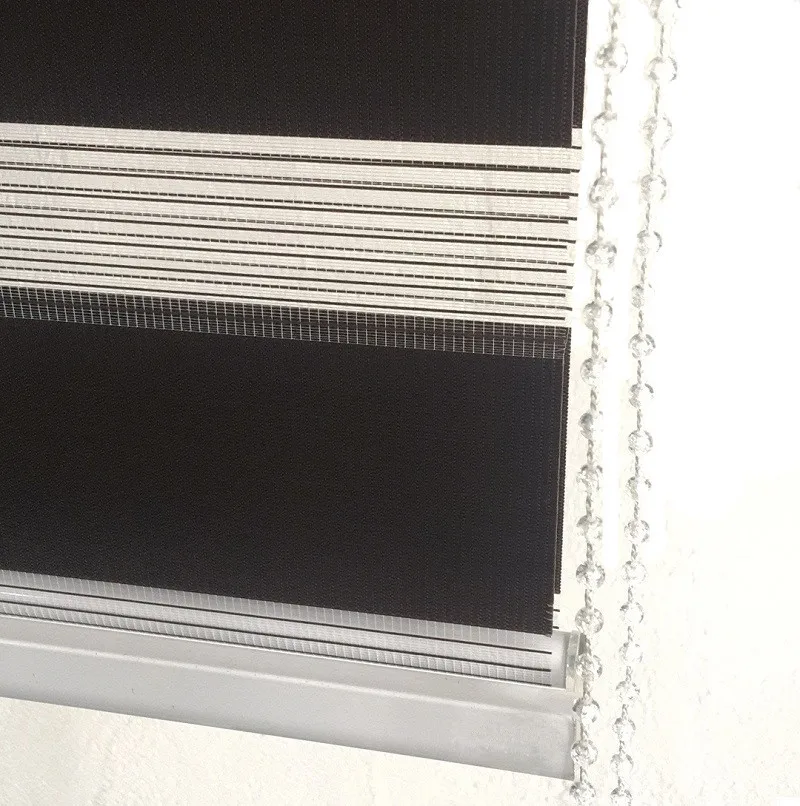 Рулонные шторы с зебровым принтом двухслойные отвесный/уличный светильник