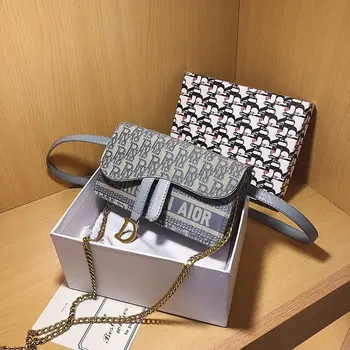 

2020 designer luxury summer new flower messenger chain small bag fashion all-match embroidery chest bag