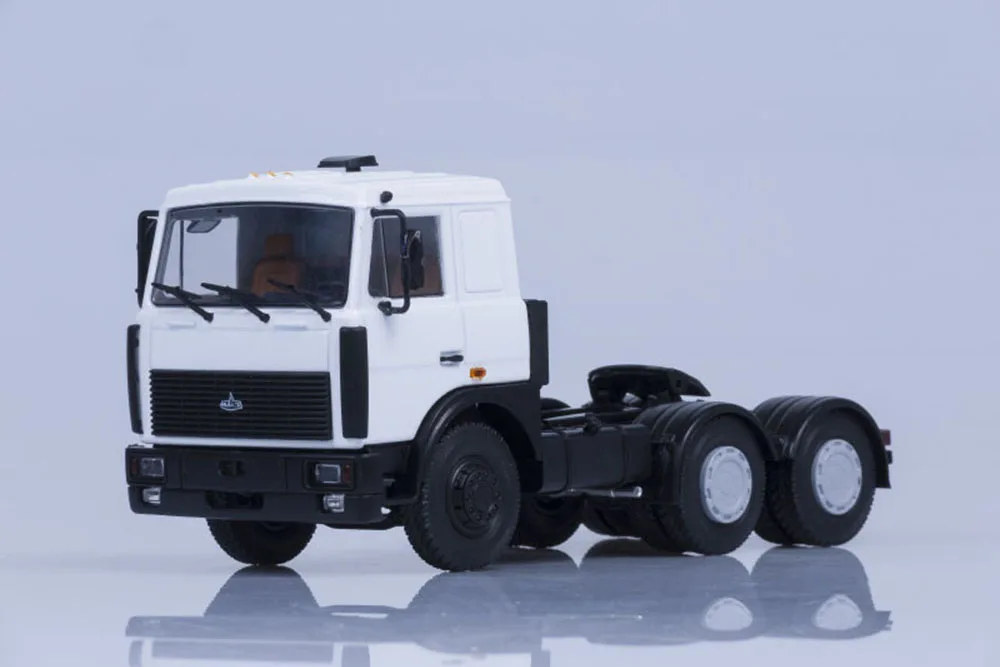 

New EAC URAL AUTOHISTORY 1 43 MAZ 6422 Tractor (LATE CABIN) WHITE Diecast model for collection gift