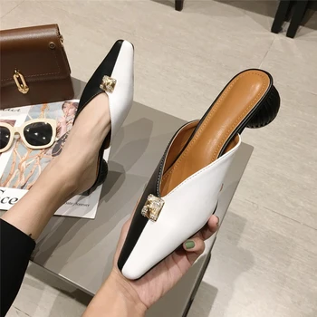 

Bailehou Flat Mules Shoes Low Heel Strange Style Slippers Slides Women Brand Buckle Slip On Luxury Mules Loafers Shoes