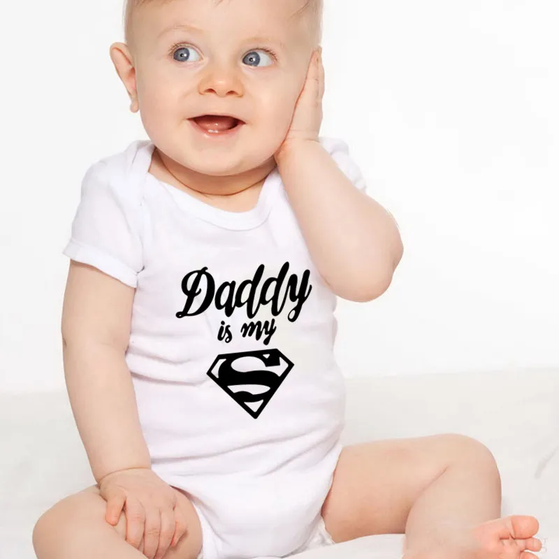 

Милые и надписью «Daddy's; Комбинезон для мальчиков и девочек; Хлопок короткий рукав комбинезон для детей новорожденных наряды для младенцев