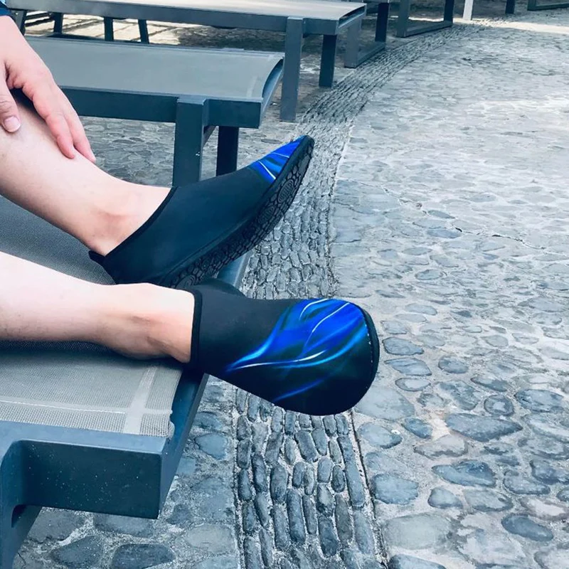 

Men Shoes Slip-on Plus Size 47 Outdoor Unisex Beach Wading Shoes Swimming on Surf Quick-Drying Shoes Flame Striped Water Shoes