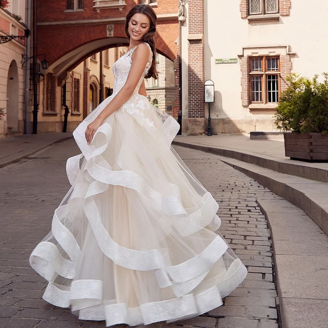 Off Shoulder Wedding Dress With Ruffle, Lace Bodice and Tulle Skirt With  Ruffle, Gorgeous Design Wedding Gown, Bridal Dress, Bride Dress 