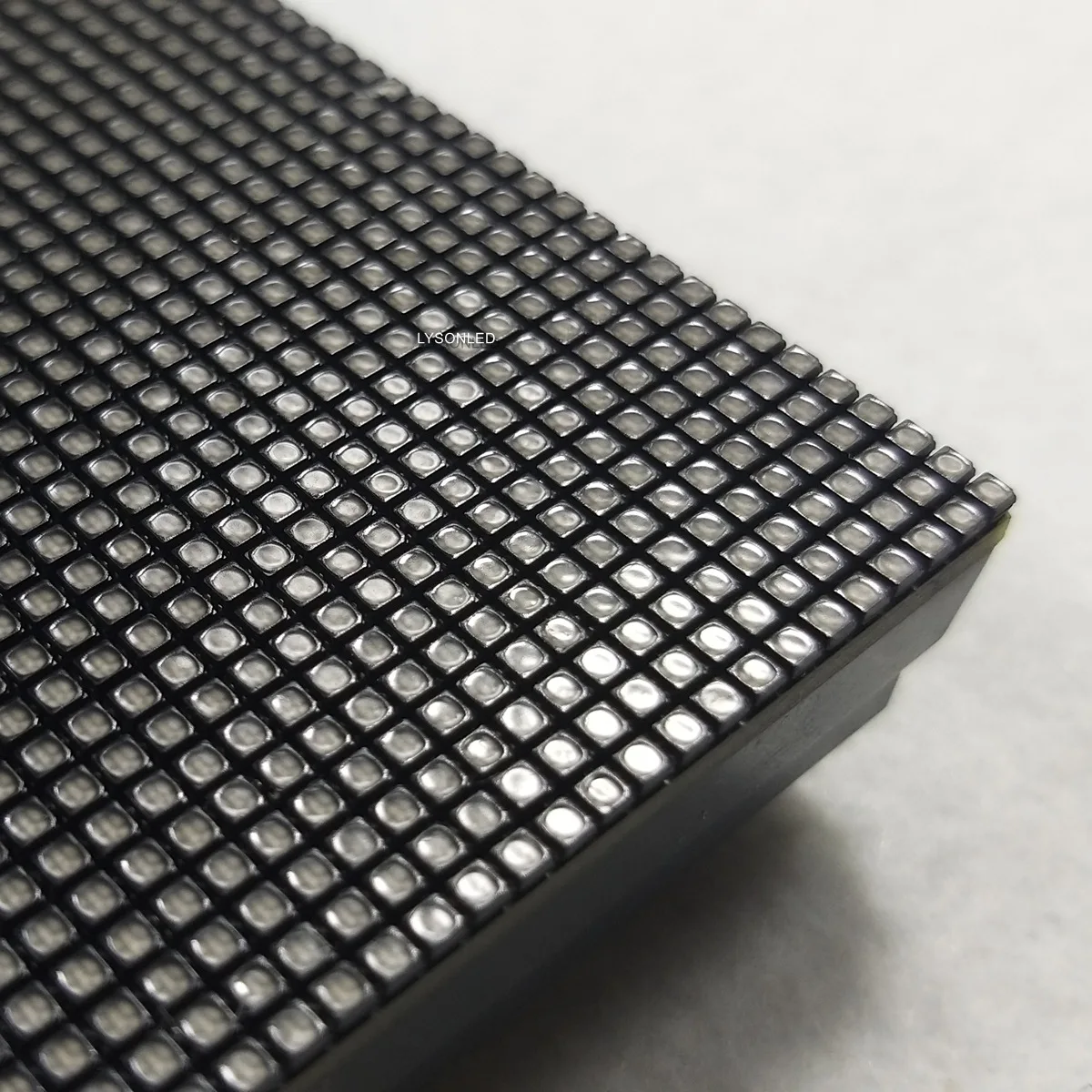 СВЕТОДИОДНЫЙ полноцветный модуль SMD P1.875mm для помещения 240x240 мм светодиодный