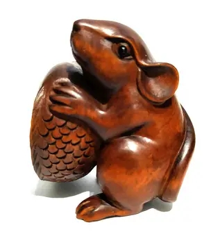 

CQ021 - 2" Hand Carved Boxwood Netsuke Figurine Carving: Mouse and Fish