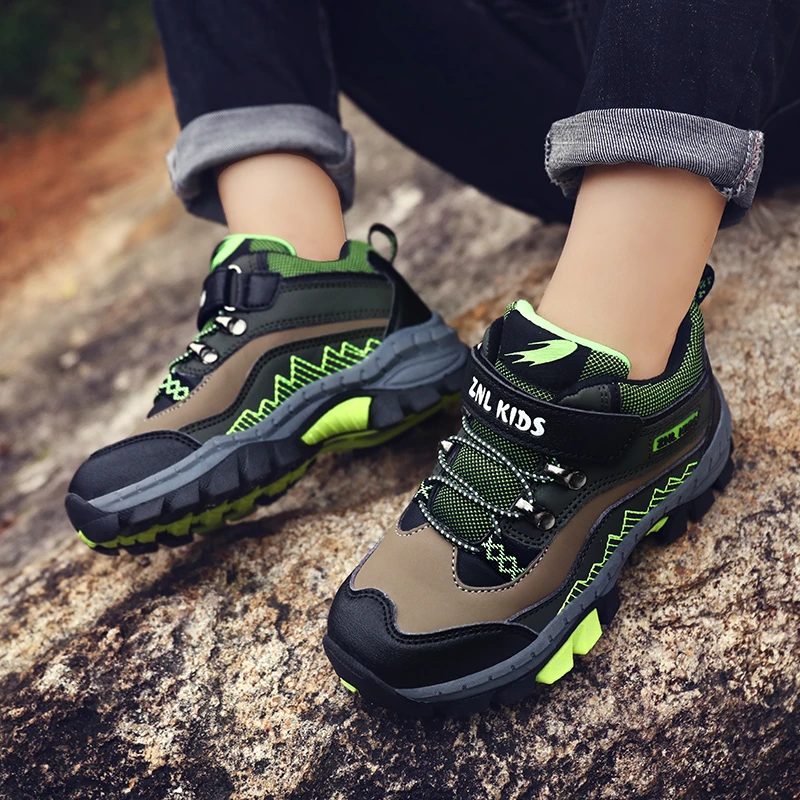 kids hiking shoes
