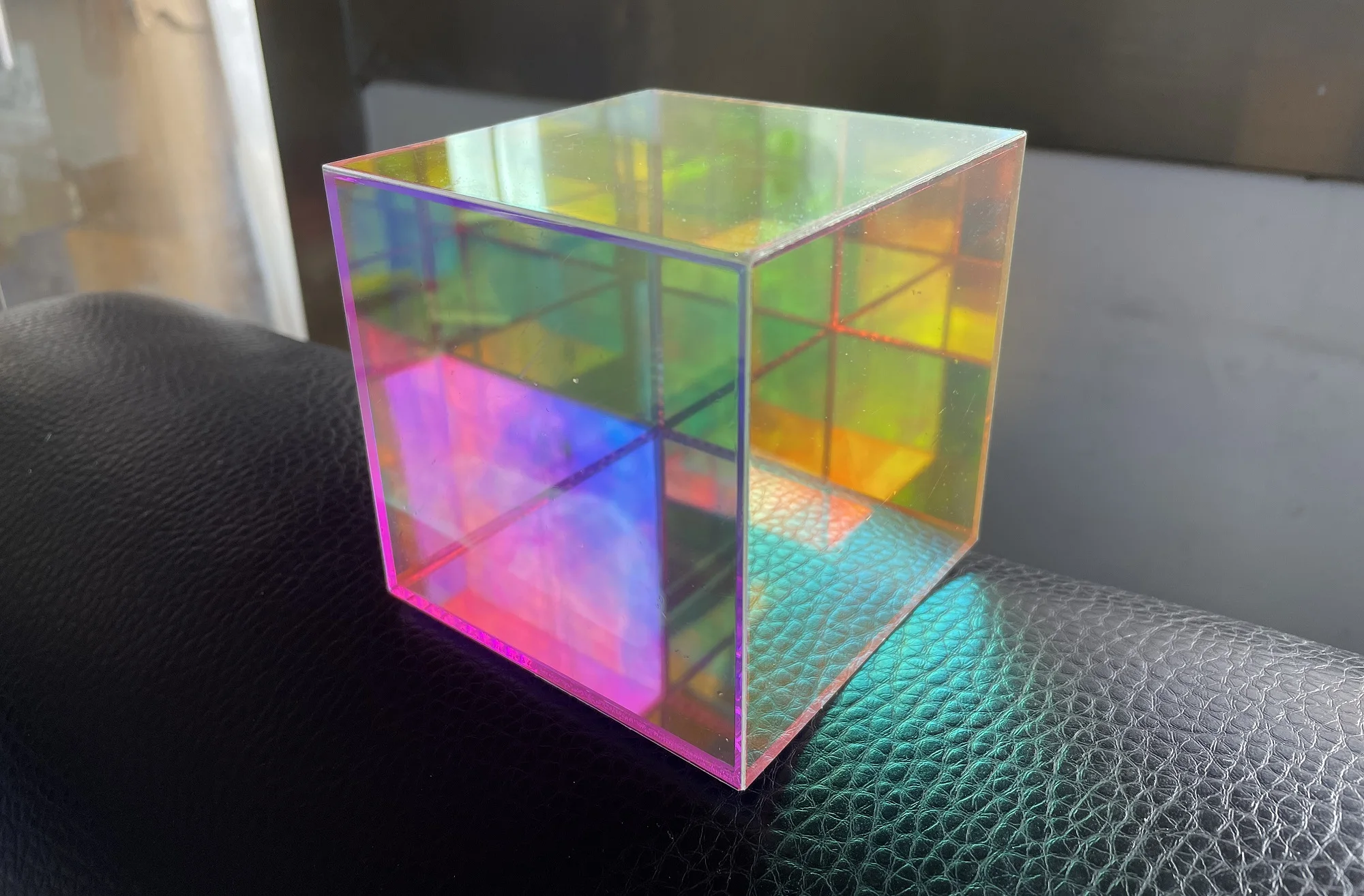 Iridescent Rianbow Colorful Acrylic Display Box Cube for Desk/Home Decor Lovely Small Gift and Jewelry Storage Case mini storage boxes