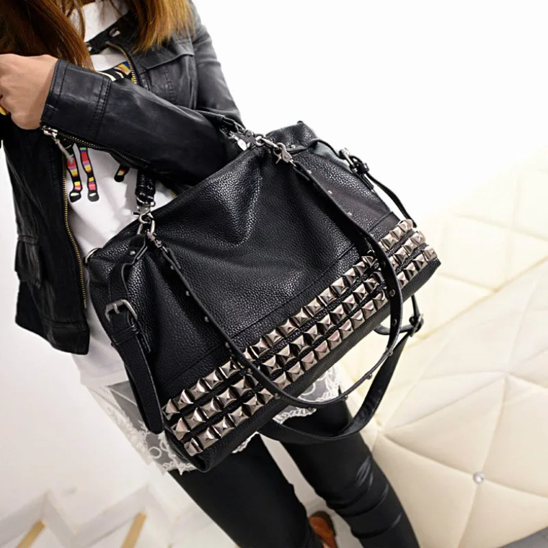 

Hot Fashion Rivet Women's PU Leather Handbag New 2019 Fashion Silver Women Messenger Bags One Shoulder Handbag Bags Z0006