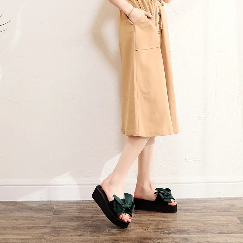 

Hot Selling Korean-style High Heel Slippers Anti-slip Thick Bottomed Bow Sandals Slanted Heel Slipper Waterproof Platform Sandal
