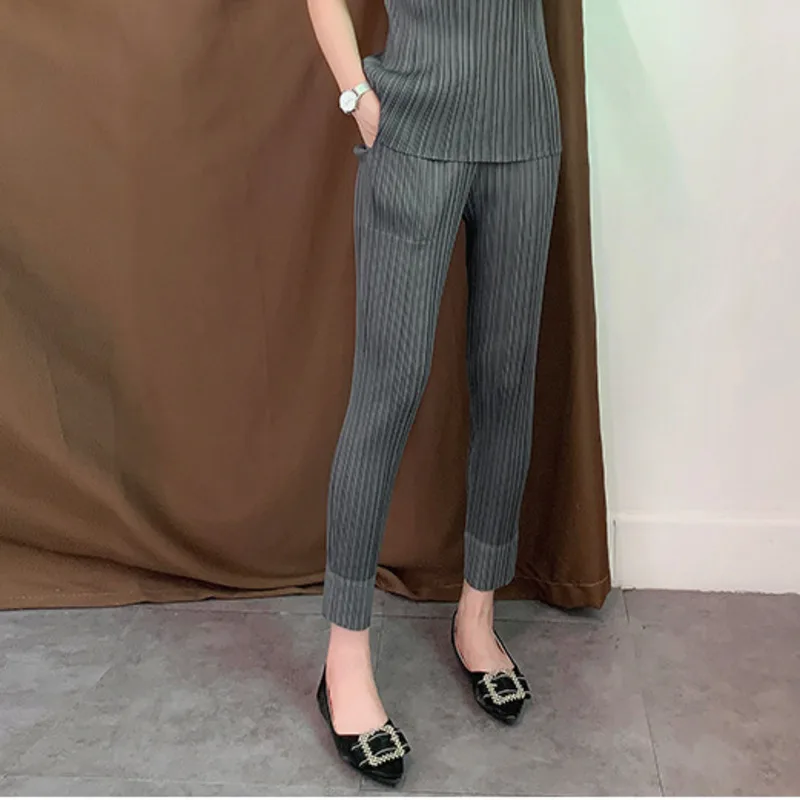 LANMREM круглый воротник короткий рукав сплошной цвет плиссированный набор для женщин Повседневная футболка+ брюки женские летние модные тенденции WH70502 - Цвет: grey trousers