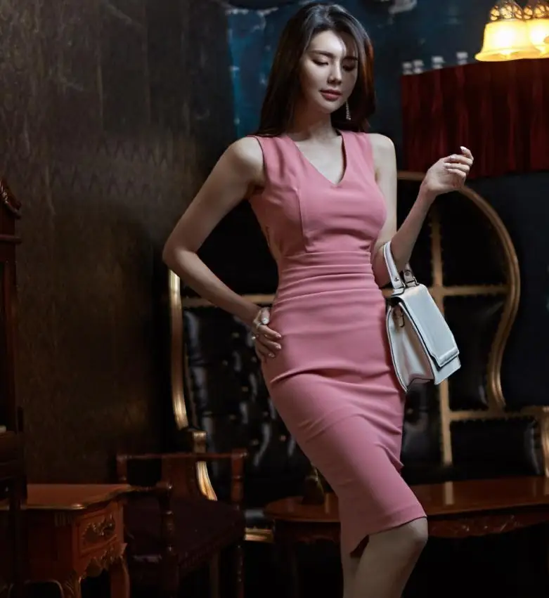 

2020 summer new Korean version of the slim temperament halter high waist was thin V-neck rear split bag hip dress