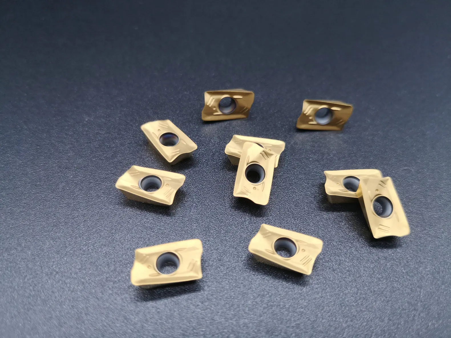 Высокое качество Горячая R390 C16-16-150 фрезерный держатель fit insert R0.811T3