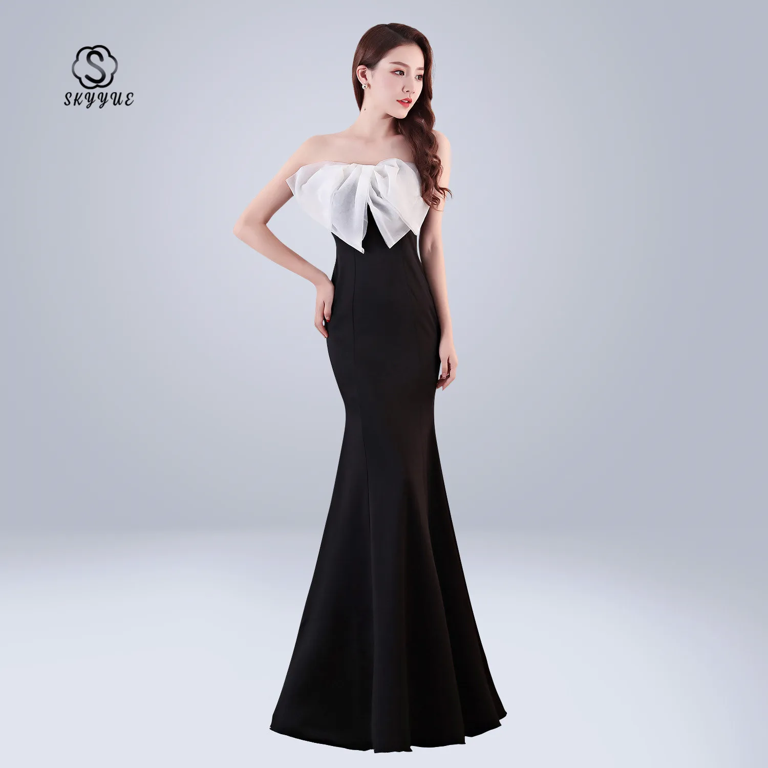 

Skyyue Sexy Wrapped Chest Formal Gowns Women Party Dresses Soild Sleeveless Floor Length Evening Dress Robe De Soiree 2019 C141