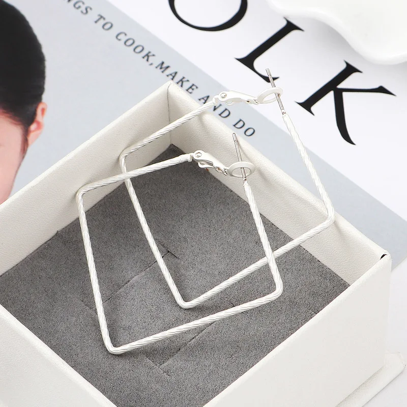 Real Oorbellen Aros Dumb Earrings Celebrity Square Street Snap Fashionable Eardrop Exaggerated Minimalist Women Brincos