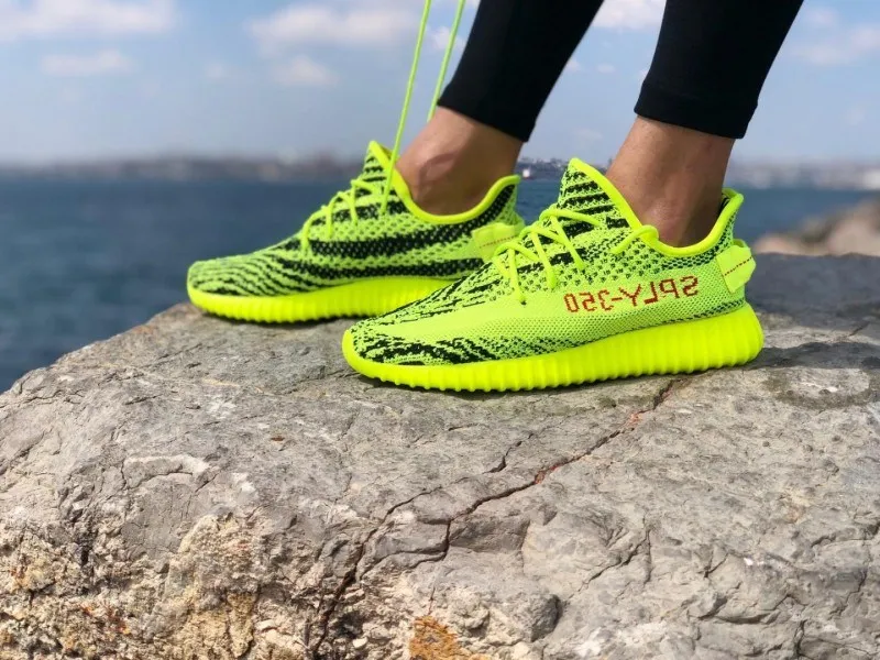 Адидас Yeezy 350 желтый