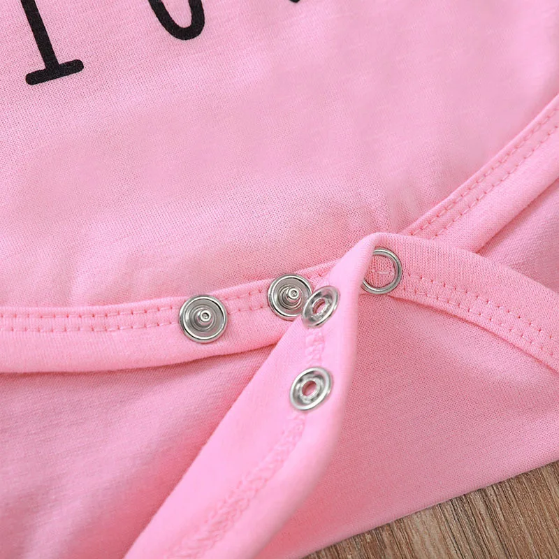 Розовые боди для маленьких девочек с длинными рукавами и буквенным принтом «любовь с первого взгляда»; домашняя одежда для младенцев; подарок для новорожденных