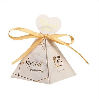 

Triangle Shape Wedding Favor Paper Box Pyramid Candy Gift Box Birthday Party Triangle Paper Box With Ribbon 7.3x7.3x9cm Gift Box