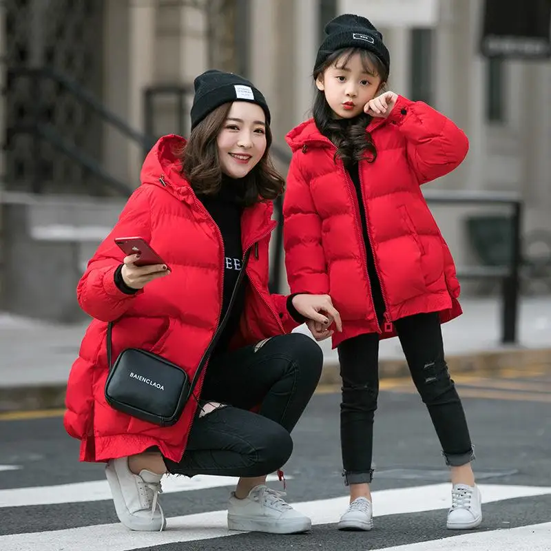 Пальто для мамы и дочки; модная куртка для мамы и дочки; цвет красный, черный; Женское пальто; Верхняя одежда для девочек; одежда для всей семьи