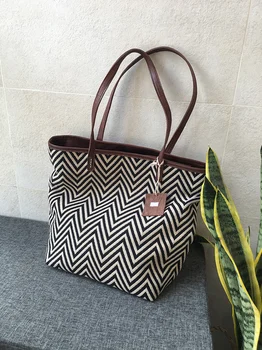 

Cotton and linen tote bag