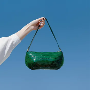 

Retro crocodile pattern small bag 2020 new baguette single shoulder handbag simple and versatile niche underarm bag