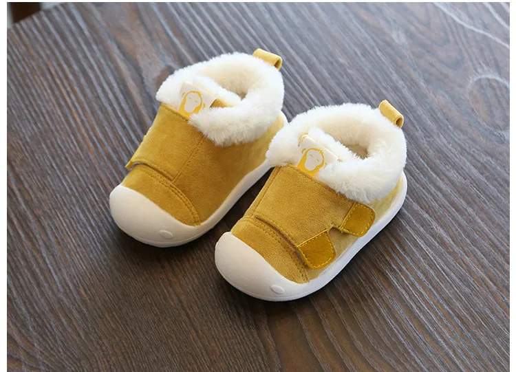 Новинка года; зимняя детская обувь из хлопка для мужчин и женщин; бархатная обувь для малышей; обувь для малышей с мягкой подошвой; волшебная нескользящая обувь для малышей