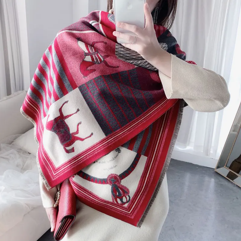 Кои прыгающий европейский и американский стиль Дамская мода популярная карета Шаблон Печать Кашемир Шаль теплый шарф лучший подарок