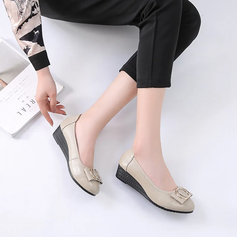

2019 New Style Spring And Autumn Leather Shoes Fashion Square Buckle Work Shoes Shoes Casual Shoes Women's Slanted Heel Single S
