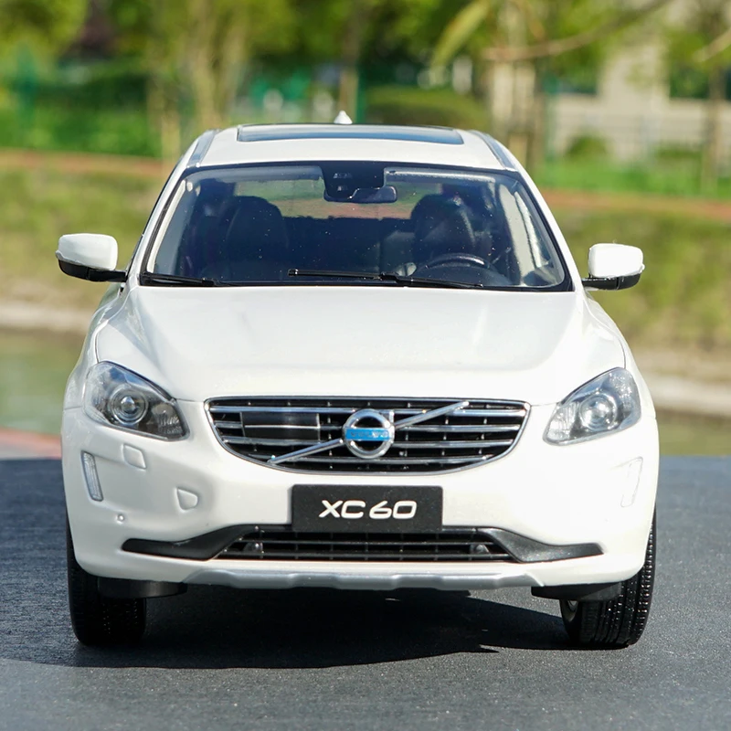 1:18 Volvo XC60 литая под давлением Модель автомобиля игрушки Металлическая Модель автомобиля оригинальная коробка