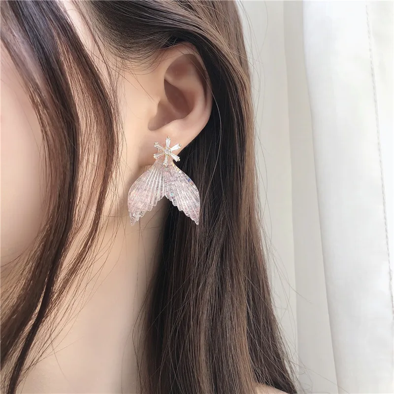 

Super Fairy Maiden Earring 2020 New Tide Temperament Elegant Romance A Hanging Fish After Two Wear Earrings